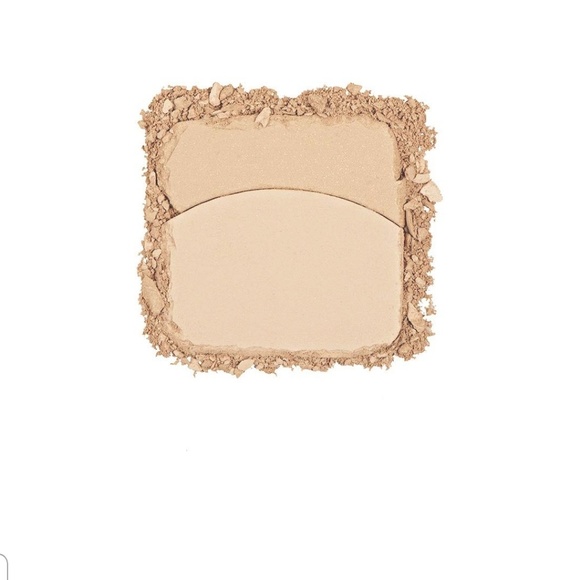 NYX Define & Refine Powder Foundation Compact - Picture 3 of 4